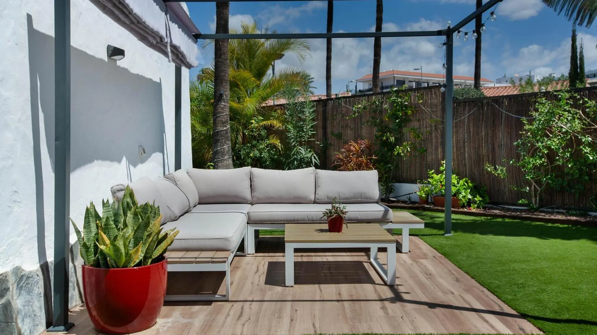 Happy Scape Bungalow With Relaxing Garden San Bartolome de Tirajana  Spain