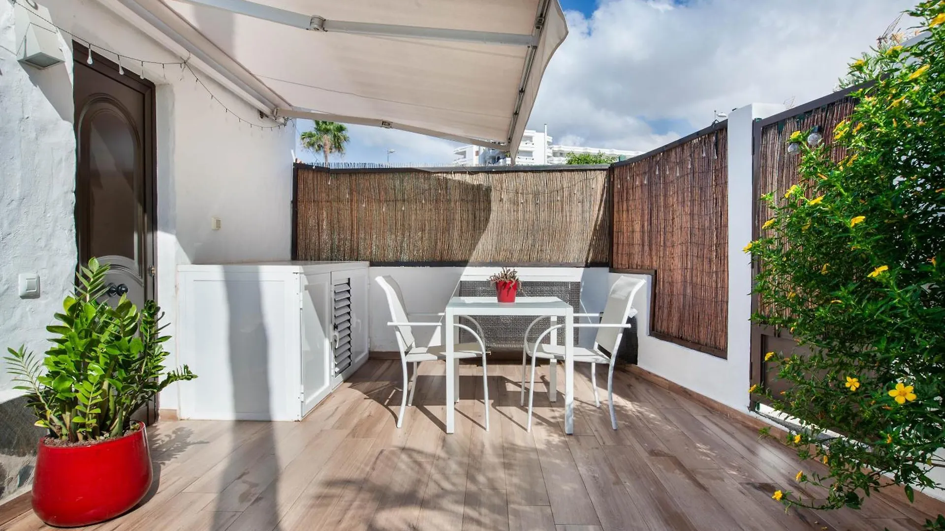 Happy Scape Bungalow With Relaxing Garden San Bartolome de Tirajana  Apartment